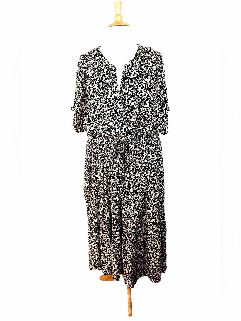 Ava & Viv Black and White Print Maxi Dress
